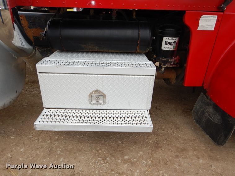 image for item DH4274 1999 Peterbilt 378 semi truck