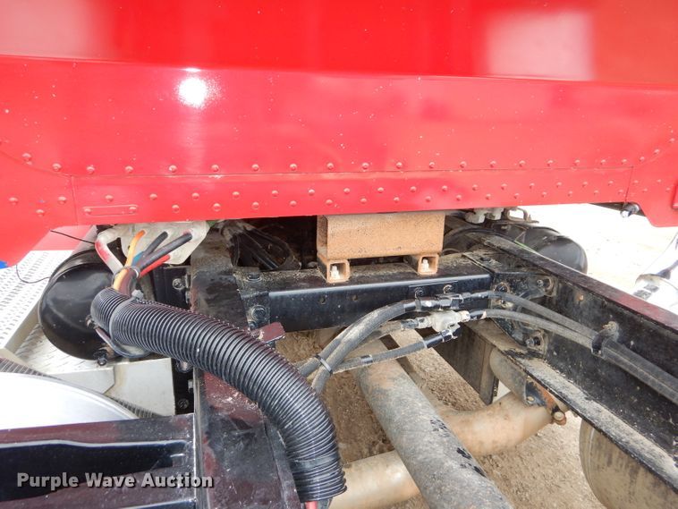 image for item DH4274 1999 Peterbilt 378 semi truck