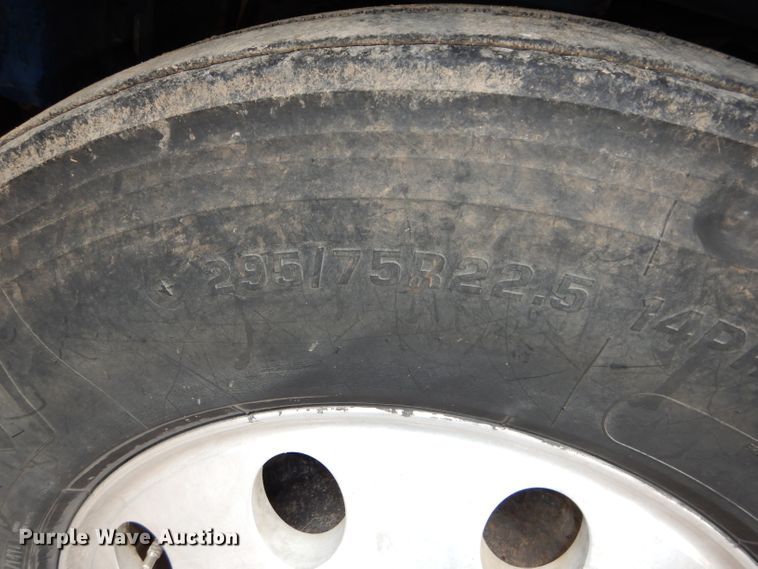 image for item DH4274 1999 Peterbilt 378 semi truck