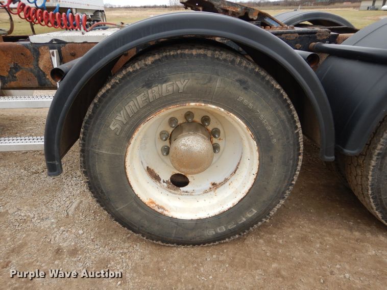 image for item DH4274 1999 Peterbilt 378 semi truck