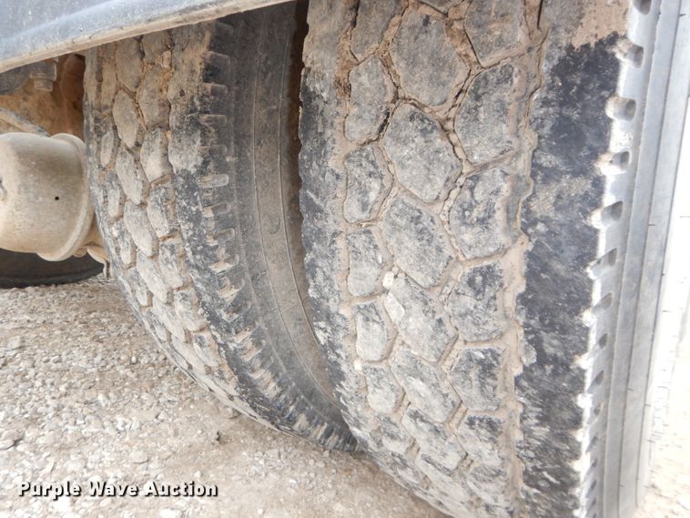 image for item DH4274 1999 Peterbilt 378 semi truck