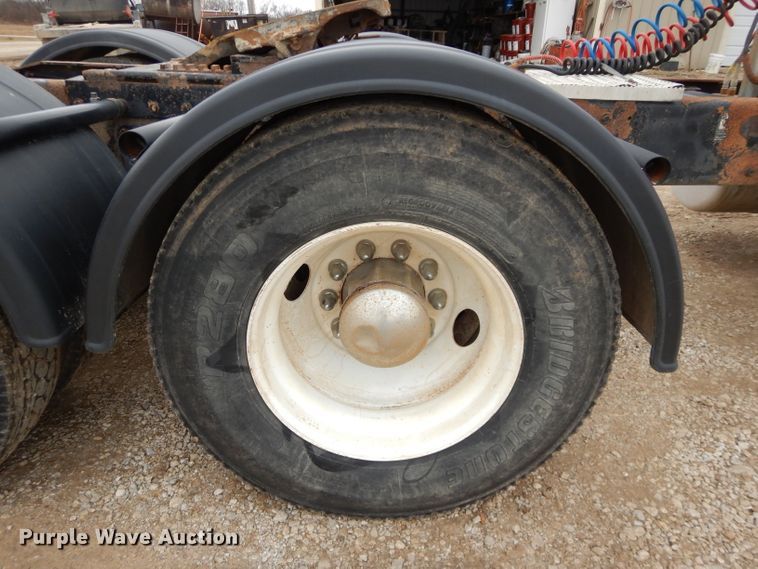 image for item DH4274 1999 Peterbilt 378 semi truck