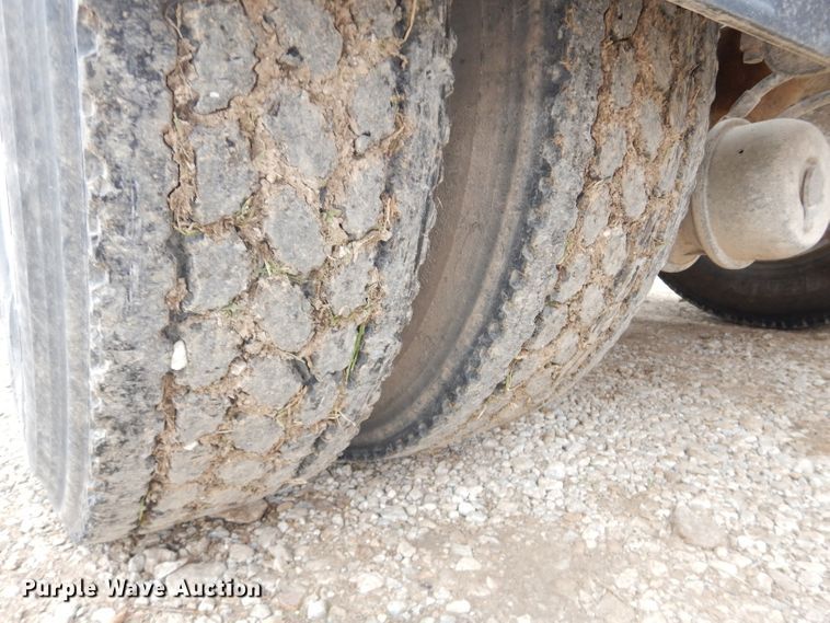 image for item DH4274 1999 Peterbilt 378 semi truck