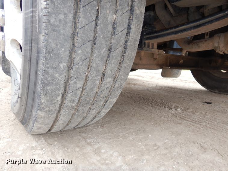 image for item DH4274 1999 Peterbilt 378 semi truck