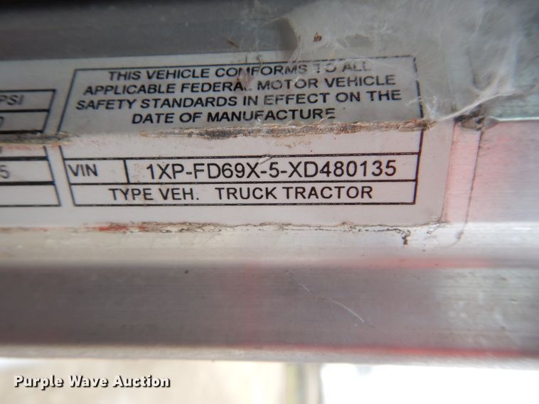 image for item DH4274 1999 Peterbilt 378 semi truck