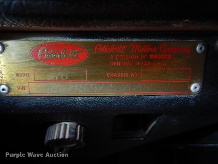 image for item DH4274 1999 Peterbilt 378 semi truck