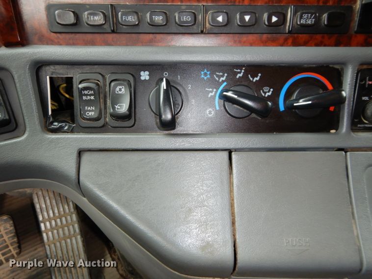 image for item DH4275 1998 Freightliner Century Class semi truck