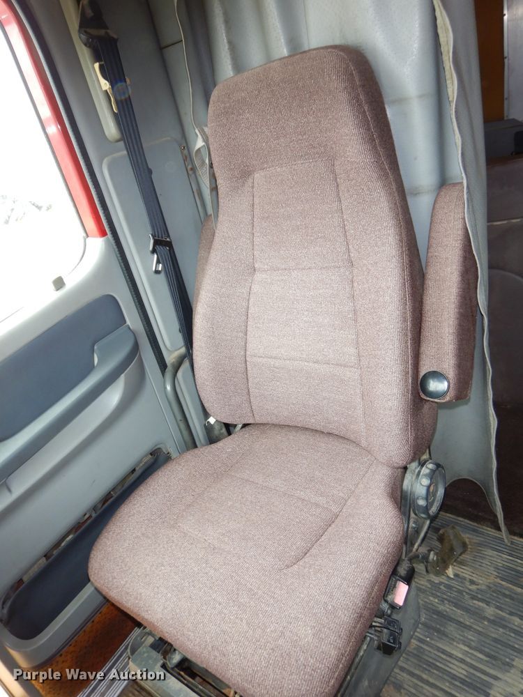 image for item DH4275 1998 Freightliner Century Class semi truck