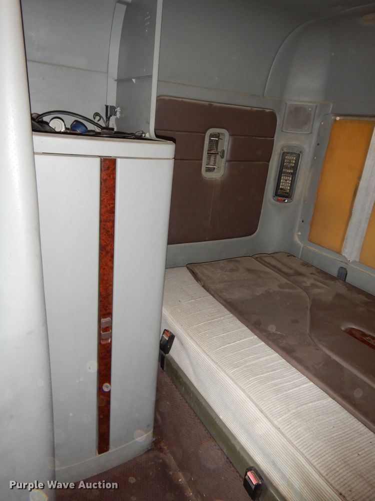 image for item DH4275 1998 Freightliner Century Class semi truck