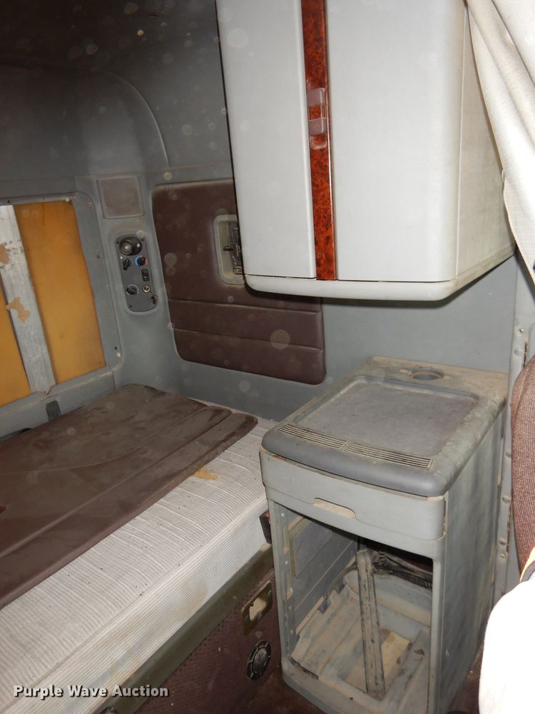 image for item DH4275 1998 Freightliner Century Class semi truck