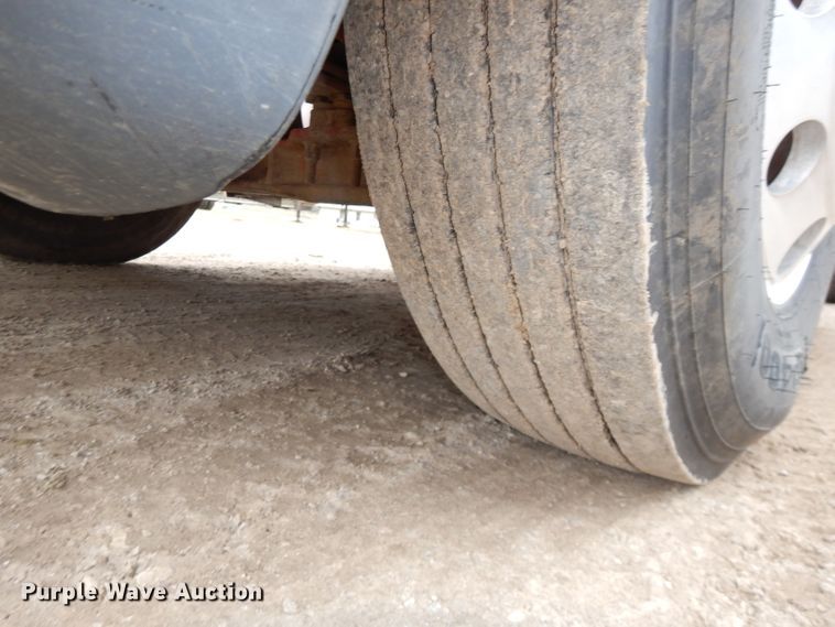 image for item DH4275 1998 Freightliner Century Class semi truck