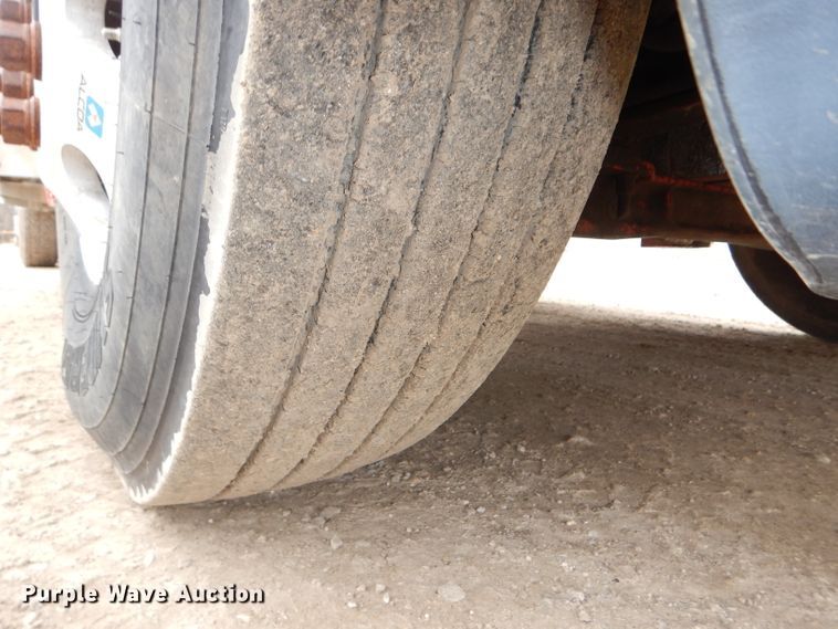 image for item DH4275 1998 Freightliner Century Class semi truck