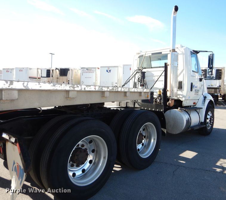 image for item DH4283 2007 International 8600 semi truck