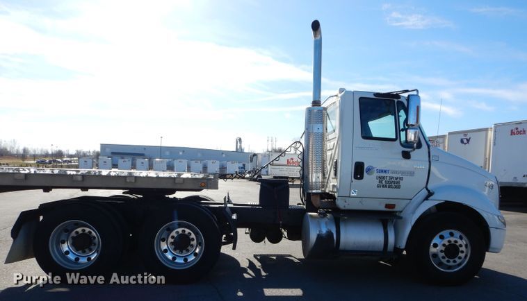 image for item DH4283 2007 International 8600 semi truck