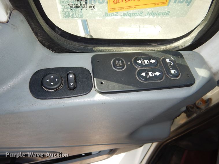 image for item DH4283 2007 International 8600 semi truck