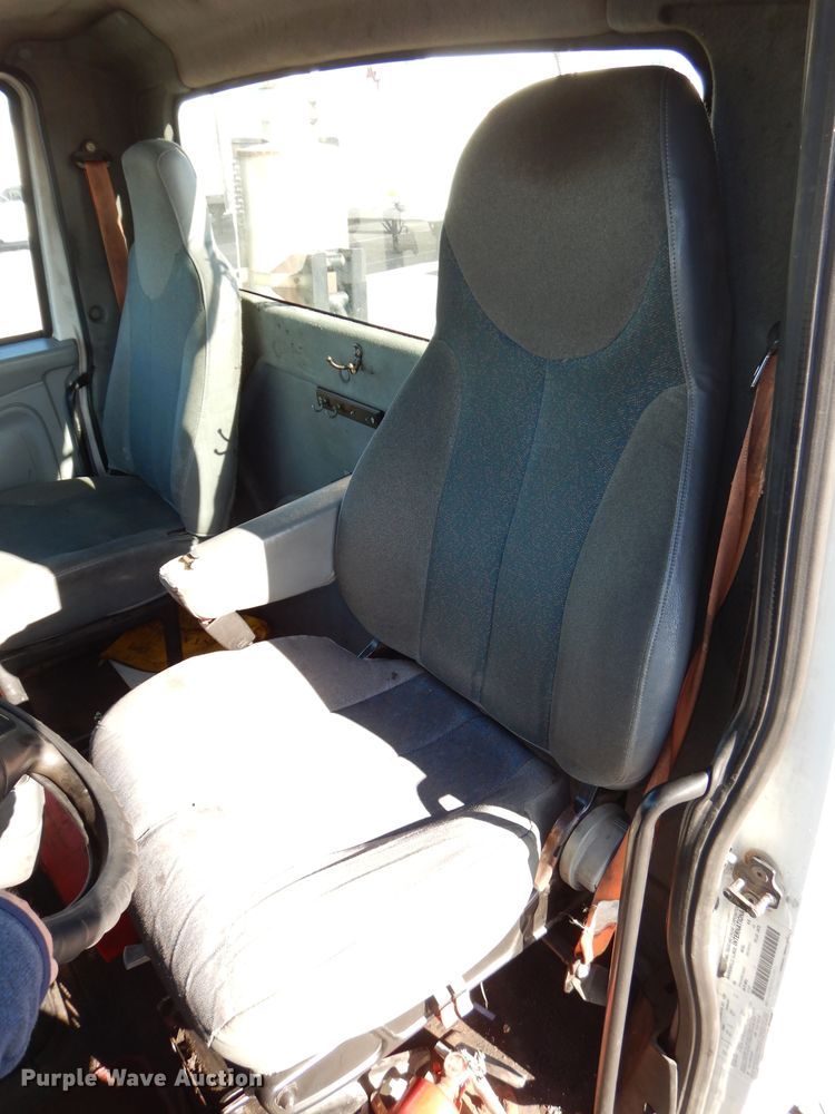 image for item DH4283 2007 International 8600 semi truck