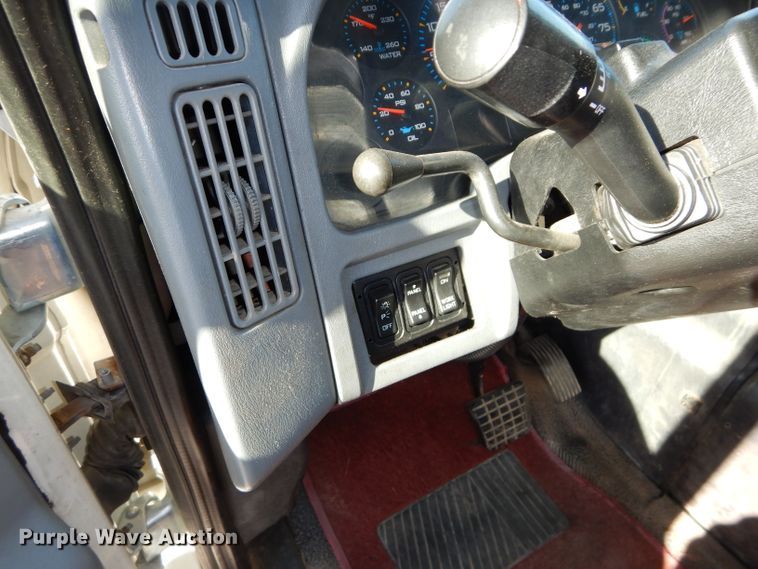 image for item DH4283 2007 International 8600 semi truck