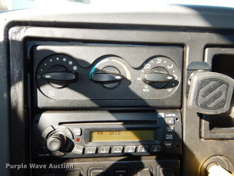 image for item DH4283 2007 International 8600 semi truck