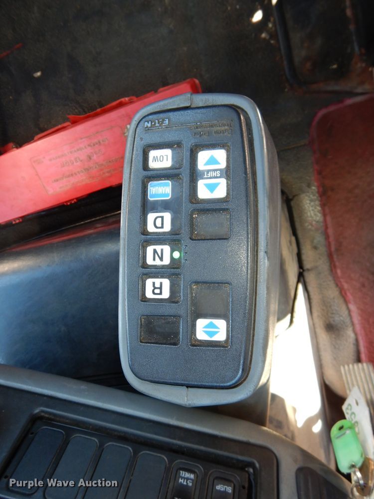 image for item DH4283 2007 International 8600 semi truck