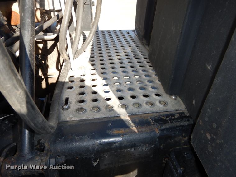 image for item DH4283 2007 International 8600 semi truck