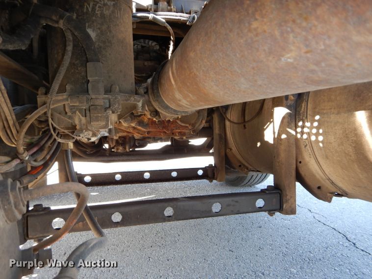 image for item DH4283 2007 International 8600 semi truck