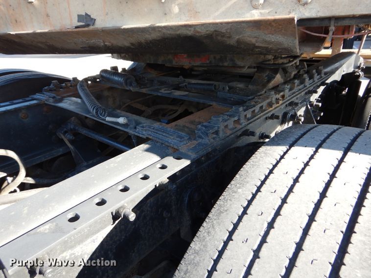 image for item DH4283 2007 International 8600 semi truck