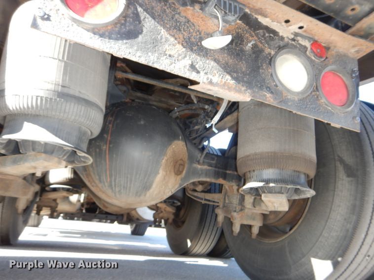 image for item DH4283 2007 International 8600 semi truck