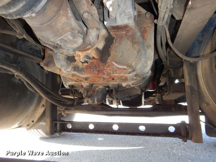 image for item DH4283 2007 International 8600 semi truck