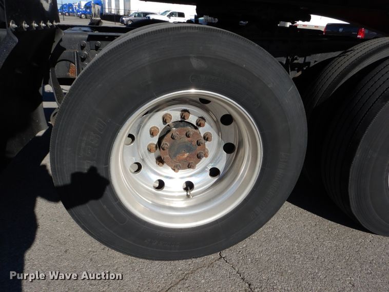 image for item DH4283 2007 International 8600 semi truck