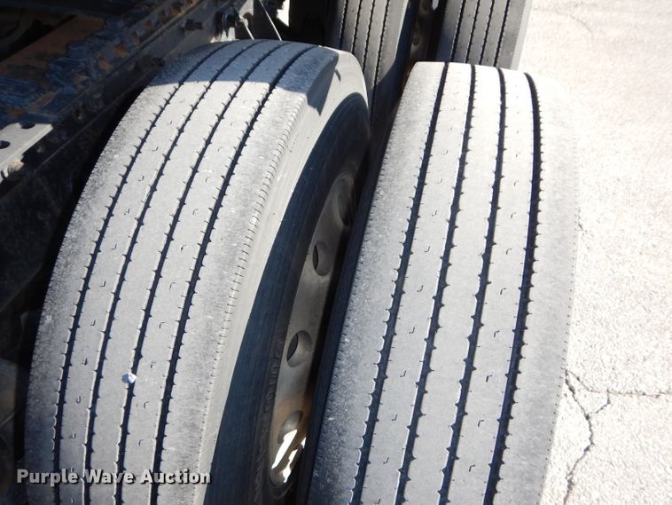 image for item DH4283 2007 International 8600 semi truck