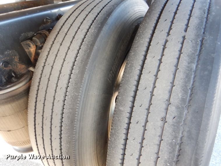 image for item DH4283 2007 International 8600 semi truck