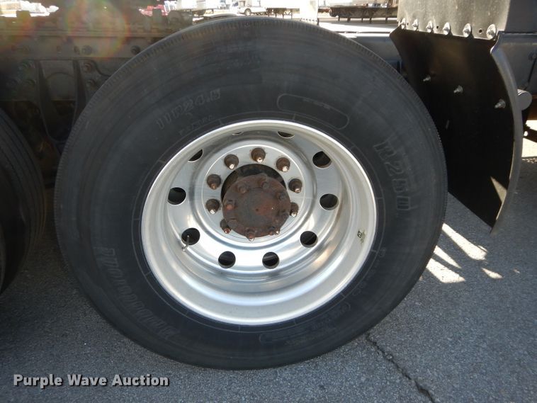 image for item DH4283 2007 International 8600 semi truck