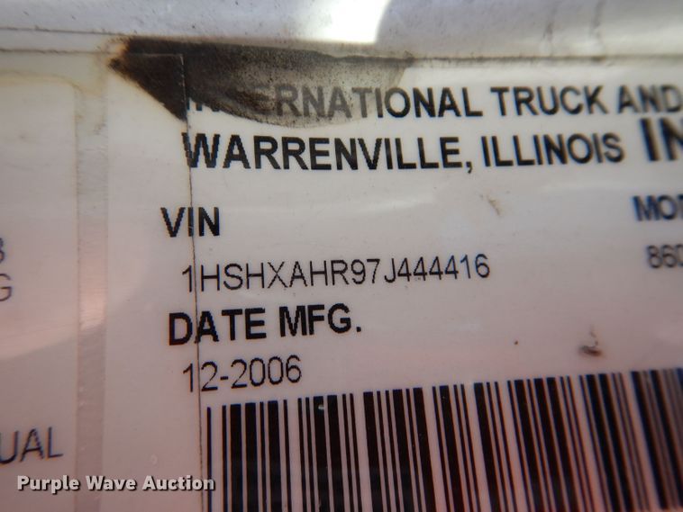 image for item DH4283 2007 International 8600 semi truck