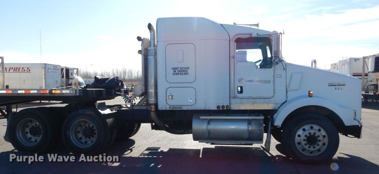 image for item DH4285 2003 Kenworth T800 semi truck