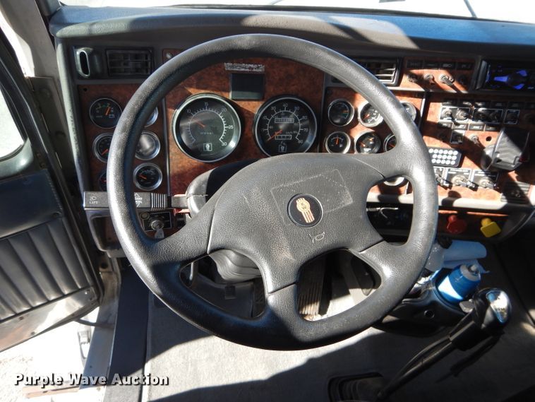 image for item DH4285 2003 Kenworth T800 semi truck