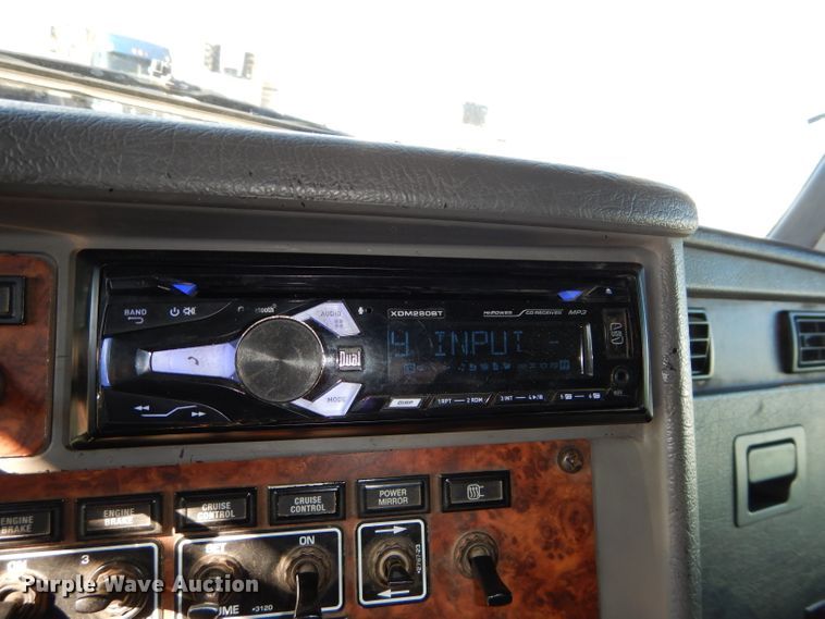 image for item DH4285 2003 Kenworth T800 semi truck