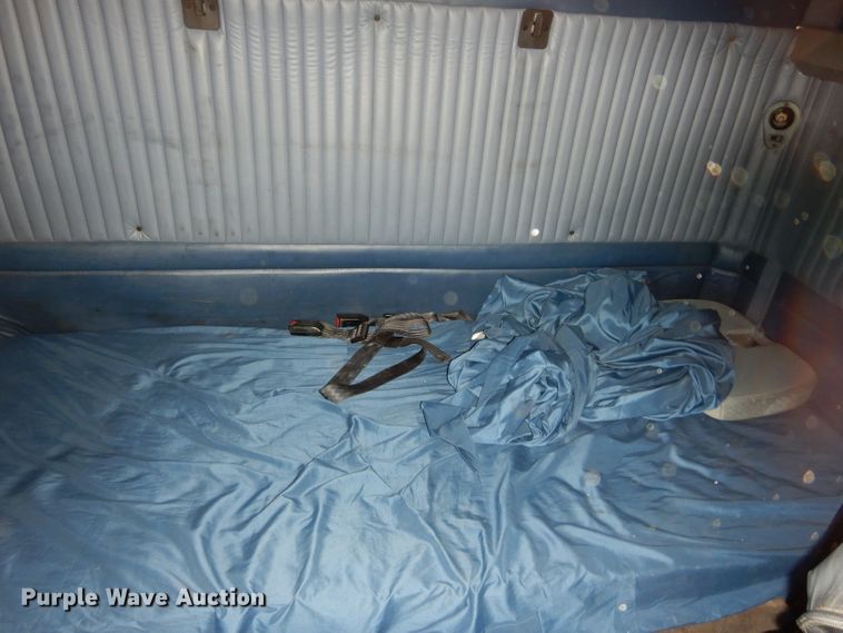 image for item DH4285 2003 Kenworth T800 semi truck