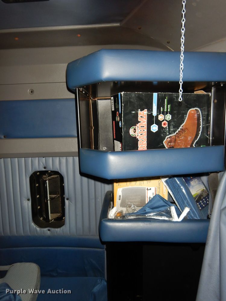 image for item DH4285 2003 Kenworth T800 semi truck