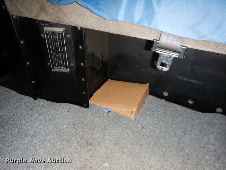 image for item DH4285 2003 Kenworth T800 semi truck