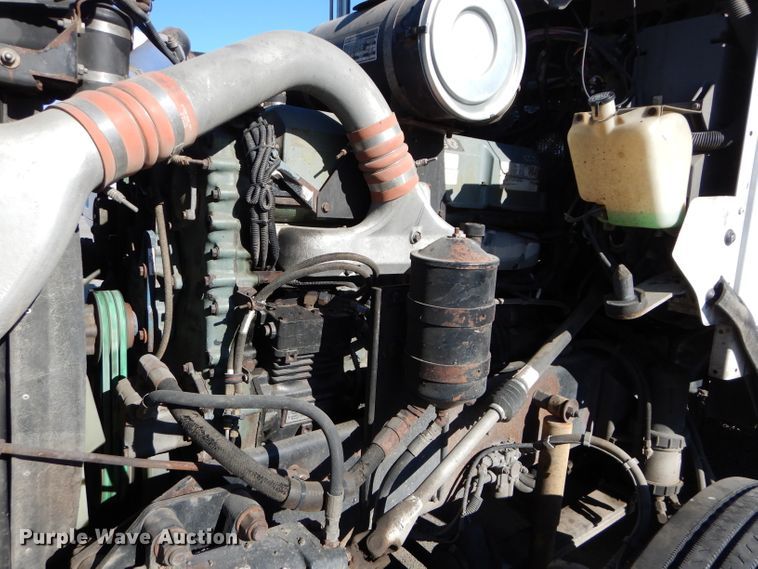 image for item DH4285 2003 Kenworth T800 semi truck