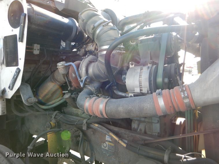 image for item DH4285 2003 Kenworth T800 semi truck