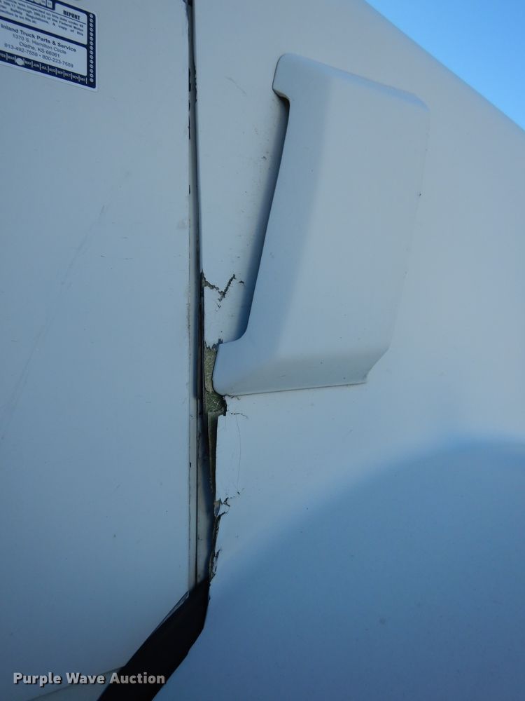 image for item DH4285 2003 Kenworth T800 semi truck