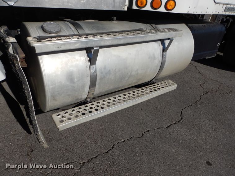 image for item DH4285 2003 Kenworth T800 semi truck