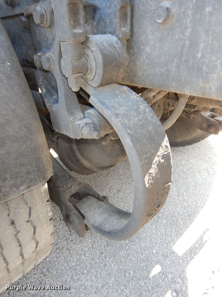 image for item DH4285 2003 Kenworth T800 semi truck