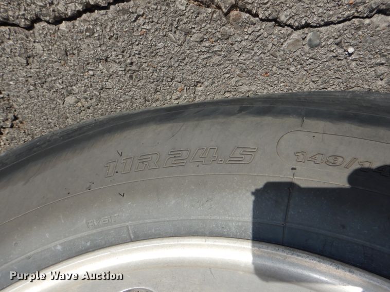 image for item DH4285 2003 Kenworth T800 semi truck