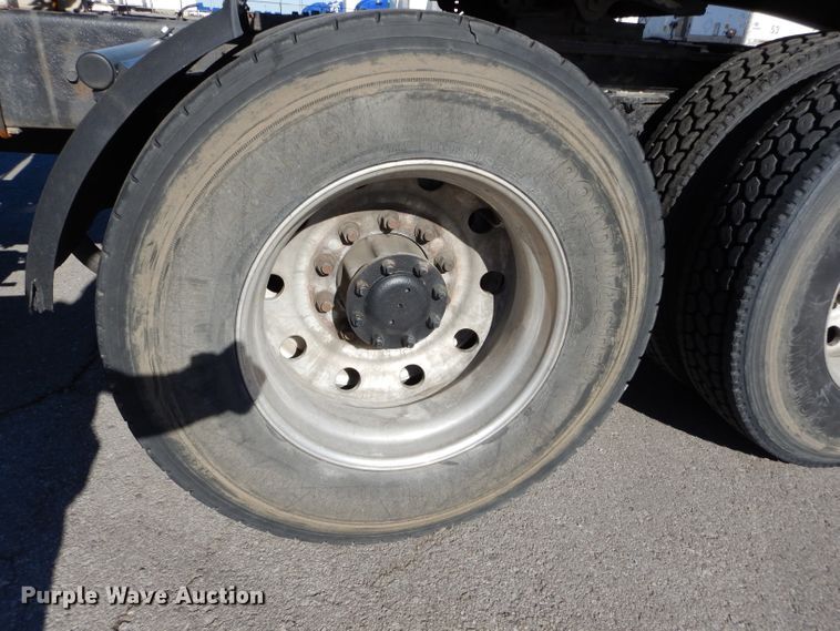 image for item DH4285 2003 Kenworth T800 semi truck