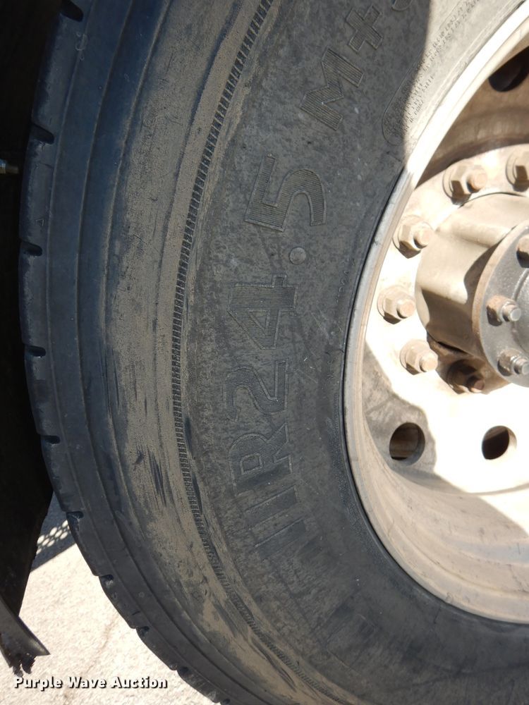 image for item DH4285 2003 Kenworth T800 semi truck