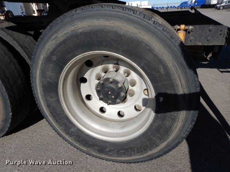 image for item DH4285 2003 Kenworth T800 semi truck