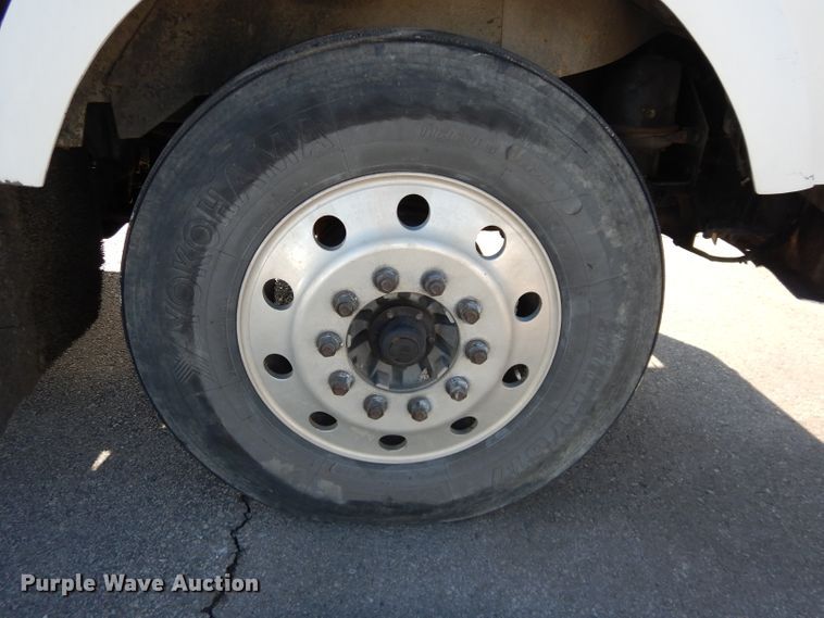 image for item DH4285 2003 Kenworth T800 semi truck