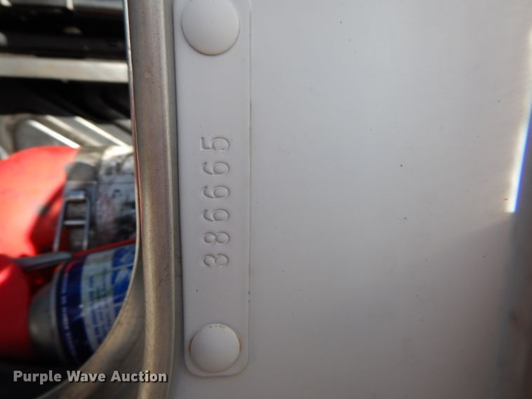 image for item DH4285 2003 Kenworth T800 semi truck